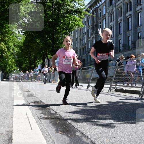 14.06.2026 - REWE Women's Run J. Mangold http://msf.ph/oto/9765580 14.06.2026 11:36:34 Ziel 136, 158, 168, 184, 193, 204, 251, 354, 359, 367 meine-sportfotos.de