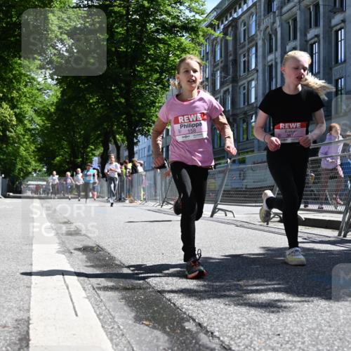 14.06.2026 - REWE Women's Run J. Mangold http://msf.ph/oto/9765583 14.06.2026 11:36:34 Ziel 136, 158, 168, 184, 193, 204, 251, 354, 359, 367 meine-sportfotos.de