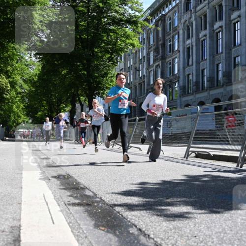 14.06.2026 - REWE Women's Run J. Mangold http://msf.ph/oto/9765597 14.06.2026 11:36:37 Ziel 136, 158, 168, 193, 251, 354, 359, 363, 367 meine-sportfotos.de