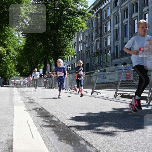 14.06.2026 - REWE Women's Run J. Mangold http://msf.ph/oto/9765617 14.06.2026 11:36:39 Ziel 136, 168, 193, 235, 251, 354, 359, 363 meine-sportfotos.de