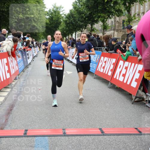 14.06.2026 - REWE Women's Run Strokosch-Dieckow http://msf.ph/oto/9765632 14.06.2026 10:57:09 Ziel 5021, 5074, 5209, 5218, 5552, 5640, 5804, 5964 meine-sportfotos.de
