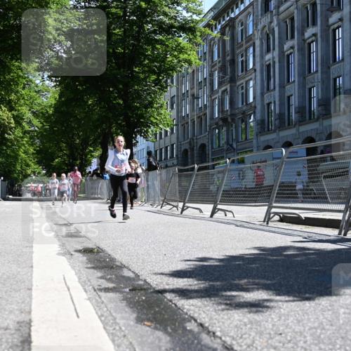 14.06.2026 - REWE Women's Run J. Mangold http://msf.ph/oto/9765650 14.06.2026 11:36:41 Ziel 116, 136, 149, 168, 235, 251, 313, 354, 359, 363 meine-sportfotos.de