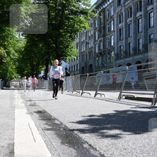 14.06.2026 - REWE Women's Run J. Mangold http://msf.ph/oto/9765654 14.06.2026 11:36:41 Ziel 116, 136, 149, 168, 235, 251, 313, 354, 359, 363 meine-sportfotos.de