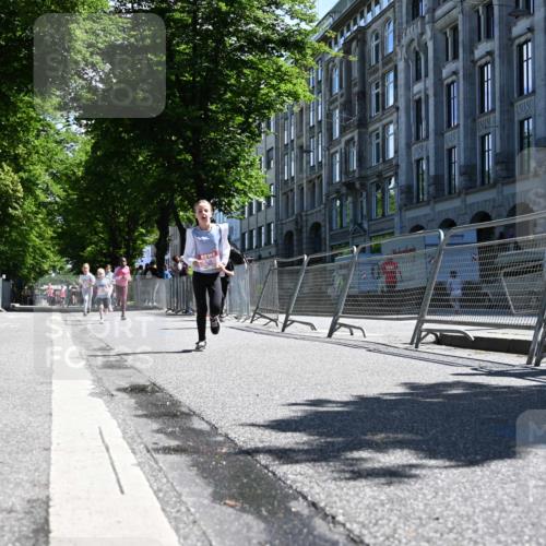 14.06.2026 - REWE Women's Run J. Mangold http://msf.ph/oto/9765658 14.06.2026 11:36:42 Ziel 116, 136, 149, 168, 235, 251, 313, 359, 363 meine-sportfotos.de