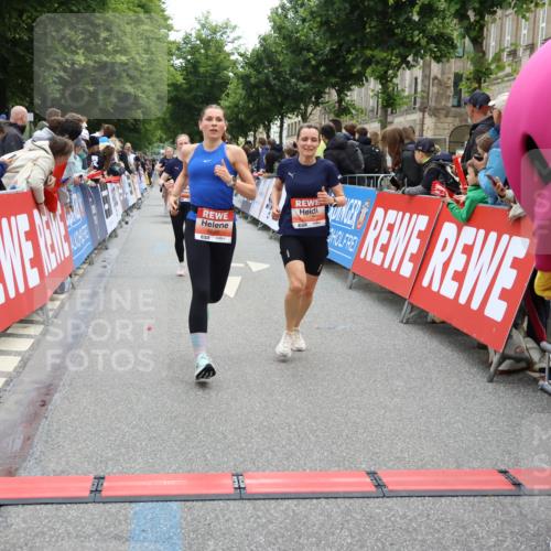 14.06.2026 - REWE Women's Run Strokosch-Dieckow http://msf.ph/oto/9765660 14.06.2026 10:57:09 Ziel 5021, 5074, 5209, 5218, 5552, 5640, 5804, 5964 meine-sportfotos.de