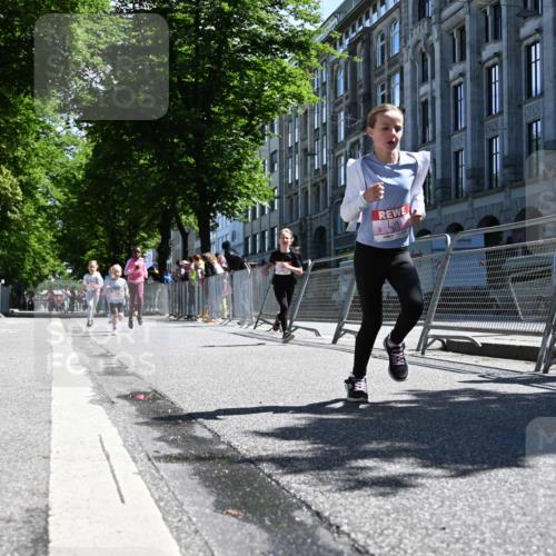 14.06.2026 - REWE Women's Run J. Mangold http://msf.ph/oto/9765680 14.06.2026 11:36:43 Ziel 116, 136, 149, 235, 251, 277, 313, 363 meine-sportfotos.de