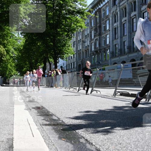 14.06.2026 - REWE Women's Run J. Mangold http://msf.ph/oto/9765686 14.06.2026 11:36:43 Ziel 116, 136, 149, 235, 251, 277, 313, 363 meine-sportfotos.de
