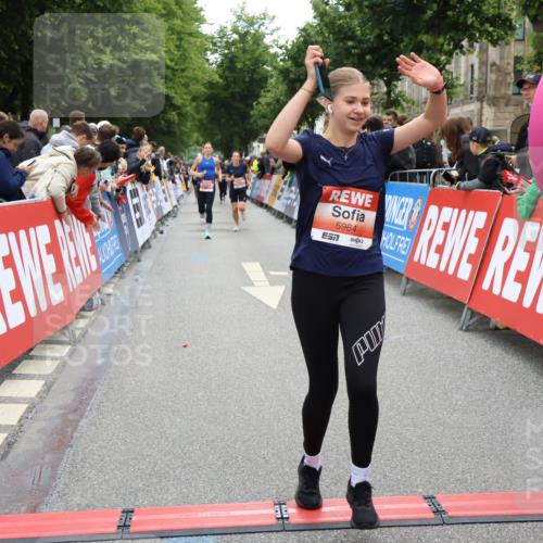 14.06.2026 - REWE Women's Run Strokosch-Dieckow http://msf.ph/oto/9765687 14.06.2026 10:57:05 Ziel 5021, 5074, 5209, 5571, 5583, 5964 meine-sportfotos.de