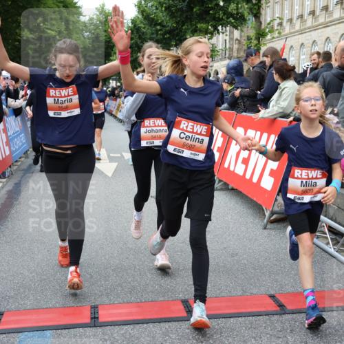 14.06.2026 - REWE Women's Run Strokosch-Dieckow http://msf.ph/oto/9765693 14.06.2026 11:02:09 Ziel 5092, 5121, 5141, 5160, 5170, 5194, 5343, 5398, 5410, 5456, 5518, 5520, 5546, 5586, 5607, 5609, 5610, 5641, 5659, 5853, 5865, 5917, 5992 meine-sportfotos.de