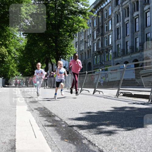 14.06.2026 - REWE Women's Run J. Mangold http://msf.ph/oto/9765710 14.06.2026 11:36:45 Ziel 116, 149, 235, 277, 278, 313, 355, 363 meine-sportfotos.de