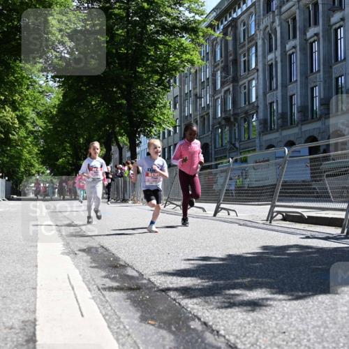 14.06.2026 - REWE Women's Run J. Mangold http://msf.ph/oto/9765713 14.06.2026 11:36:46 Ziel 116, 149, 178, 235, 277, 278, 313, 355, 363 meine-sportfotos.de
