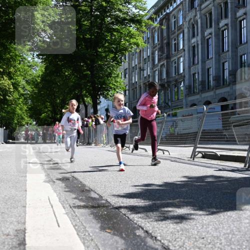 14.06.2026 - REWE Women's Run J. Mangold http://msf.ph/oto/9765716 14.06.2026 11:36:46 Ziel 116, 149, 178, 235, 277, 278, 313, 355, 363 meine-sportfotos.de