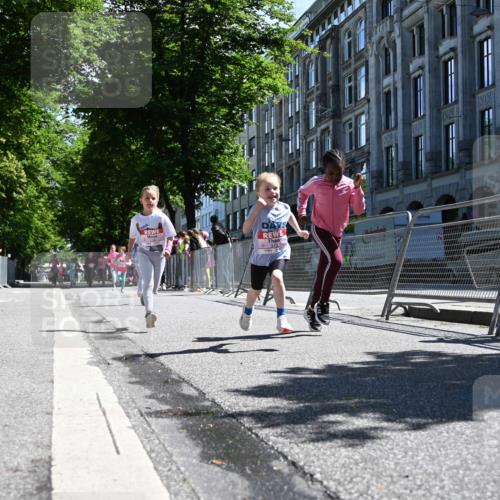 14.06.2026 - REWE Women's Run J. Mangold http://msf.ph/oto/9765719 14.06.2026 11:36:46 Ziel 116, 149, 178, 235, 277, 278, 313, 355, 363 meine-sportfotos.de