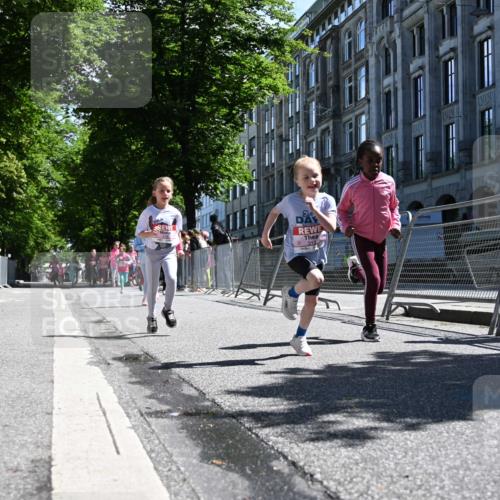 14.06.2026 - REWE Women's Run J. Mangold http://msf.ph/oto/9765724 14.06.2026 11:36:46 Ziel 116, 149, 178, 235, 277, 278, 313, 355, 363 meine-sportfotos.de