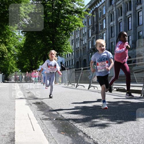14.06.2026 - REWE Women's Run J. Mangold http://msf.ph/oto/9765727 14.06.2026 11:36:47 Ziel 116, 149, 178, 183, 235, 277, 278, 313, 352, 355, 363 meine-sportfotos.de