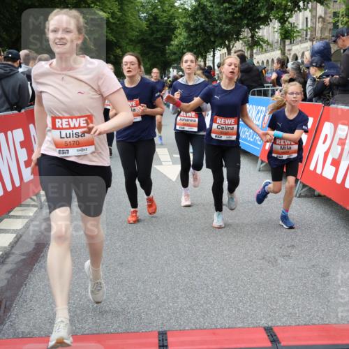 14.06.2026 - REWE Women's Run Strokosch-Dieckow http://msf.ph/oto/9765730 14.06.2026 11:02:08 Ziel 5092, 5121, 5141, 5160, 5170, 5194, 5241, 5343, 5398, 5410, 5456, 5518, 5520, 5546, 5586, 5607, 5609, 5610, 5641, 5659, 5853, 5865, 5917, 5992 meine-sportfotos.de