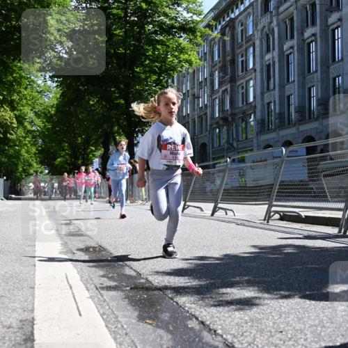 14.06.2026 - REWE Women's Run J. Mangold http://msf.ph/oto/9765739 14.06.2026 11:36:47 Ziel 116, 149, 178, 183, 235, 277, 278, 313, 352, 355, 363 meine-sportfotos.de