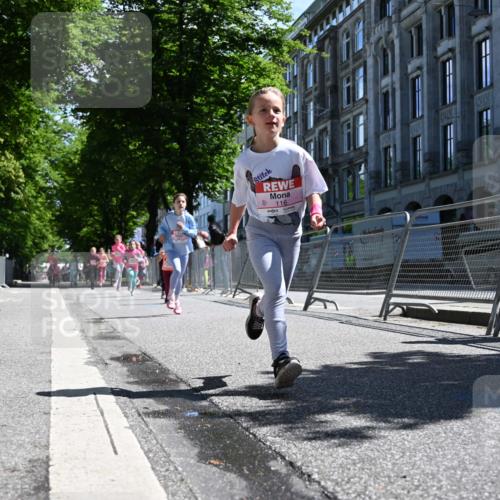 14.06.2026 - REWE Women's Run J. Mangold http://msf.ph/oto/9765742 14.06.2026 11:36:47 Ziel 116, 149, 178, 183, 235, 277, 278, 313, 352, 355, 363 meine-sportfotos.de