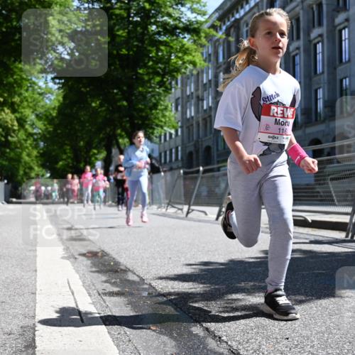 14.06.2026 - REWE Women's Run J. Mangold http://msf.ph/oto/9765747 14.06.2026 11:36:48 Ziel 116, 149, 178, 183, 235, 277, 278, 313, 352, 355 meine-sportfotos.de