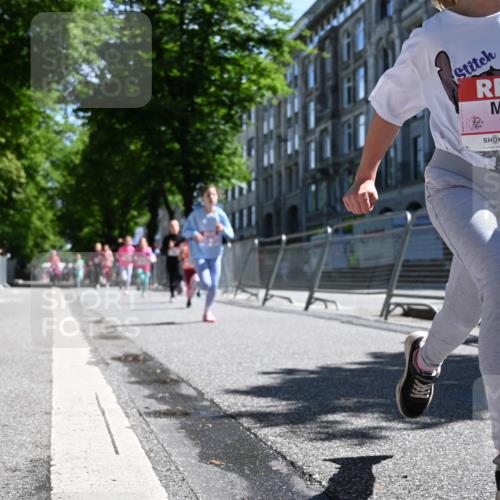 14.06.2026 - REWE Women's Run J. Mangold http://msf.ph/oto/9765750 14.06.2026 11:36:48 Ziel 116, 149, 178, 183, 235, 277, 278, 313, 352, 355 meine-sportfotos.de