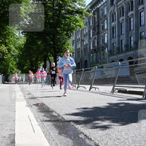 14.06.2026 - REWE Women's Run J. Mangold http://msf.ph/oto/9765754 14.06.2026 11:36:48 Ziel 116, 149, 178, 183, 235, 277, 278, 313, 352, 355 meine-sportfotos.de