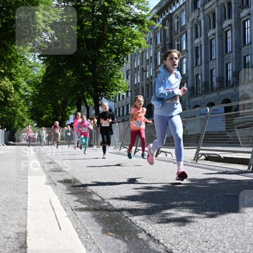 14.06.2026 - REWE Women's Run J. Mangold http://msf.ph/oto/9765770 14.06.2026 11:36:49 Ziel 108, 116, 149, 174, 178, 183, 232, 235, 277, 278, 313, 352, 355 meine-sportfotos.de