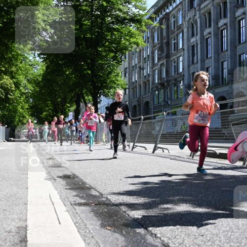 14.06.2026 - REWE Women's Run J. Mangold http://msf.ph/oto/9765782 14.06.2026 11:36:50 Ziel 108, 116, 142, 149, 174, 178, 183, 232, 277, 278, 313, 352, 355 meine-sportfotos.de