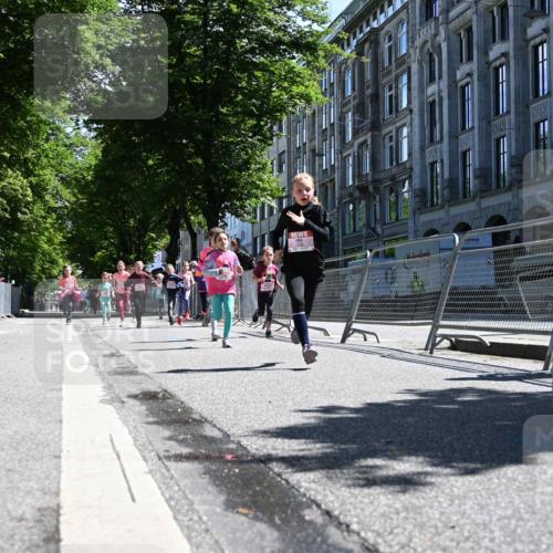 14.06.2026 - REWE Women's Run J. Mangold http://msf.ph/oto/9765790 14.06.2026 11:36:50 Ziel 108, 116, 142, 149, 174, 178, 183, 232, 277, 278, 313, 352, 355 meine-sportfotos.de