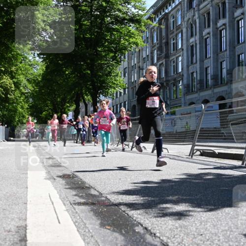 14.06.2026 - REWE Women's Run J. Mangold http://msf.ph/oto/9765793 14.06.2026 11:36:51 Ziel 108, 116, 123, 126, 142, 174, 175, 178, 183, 232, 265, 266, 277, 278, 352, 355 meine-sportfotos.de