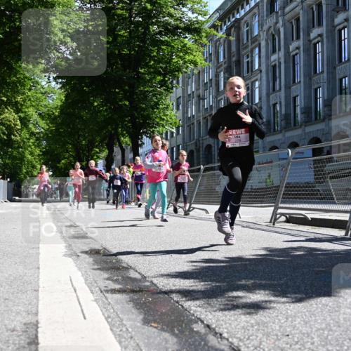 14.06.2026 - REWE Women's Run J. Mangold http://msf.ph/oto/9765797 14.06.2026 11:36:51 Ziel 108, 116, 123, 126, 142, 174, 175, 178, 183, 232, 265, 266, 277, 278, 352, 355 meine-sportfotos.de