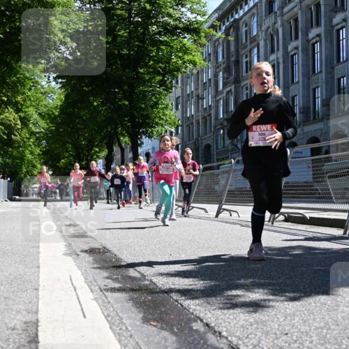 14.06.2026 - REWE Women's Run J. Mangold http://msf.ph/oto/9765800 14.06.2026 11:36:51 Ziel 108, 116, 123, 126, 142, 174, 175, 178, 183, 232, 265, 266, 277, 278, 352, 355 meine-sportfotos.de