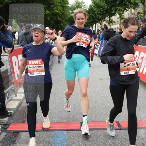 14.06.2026 - REWE Women's Run Strokosch-Dieckow http://msf.ph/oto/9765813 14.06.2026 11:02:04 Ziel 5022, 5052, 5092, 5112, 5141, 5160, 5170, 5194, 5213, 5241, 5343, 5398, 5518, 5520, 5586, 5641, 5659, 5720, 5721, 5776, 5853, 5917, 5921 meine-sportfotos.de