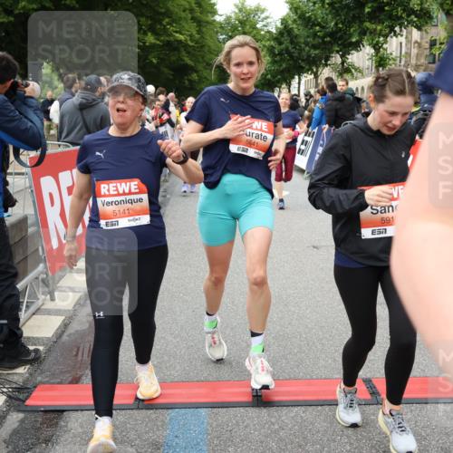 14.06.2026 - REWE Women's Run Strokosch-Dieckow http://msf.ph/oto/9765819 14.06.2026 11:02:03 Ziel 5022, 5052, 5053, 5056, 5059, 5092, 5112, 5141, 5160, 5194, 5213, 5241, 5343, 5360, 5398, 5518, 5520, 5586, 5641, 5659, 5720, 5721, 5776, 5853, 5917, 5921 meine-sportfotos.de