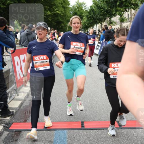 14.06.2026 - REWE Women's Run Strokosch-Dieckow http://msf.ph/oto/9765826 14.06.2026 11:02:03 Ziel 5022, 5052, 5053, 5056, 5059, 5092, 5112, 5141, 5160, 5194, 5213, 5241, 5343, 5360, 5398, 5518, 5520, 5586, 5641, 5659, 5720, 5721, 5776, 5853, 5917, 5921 meine-sportfotos.de