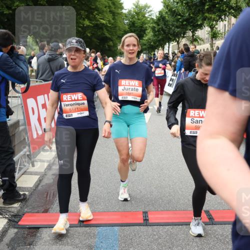 14.06.2026 - REWE Women's Run Strokosch-Dieckow http://msf.ph/oto/9765834 14.06.2026 11:02:03 Ziel 5022, 5052, 5053, 5056, 5059, 5092, 5112, 5141, 5160, 5194, 5213, 5241, 5343, 5360, 5398, 5518, 5520, 5586, 5641, 5659, 5720, 5721, 5776, 5853, 5917, 5921 meine-sportfotos.de