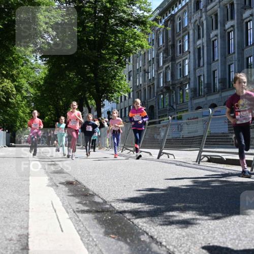 14.06.2026 - REWE Women's Run J. Mangold http://msf.ph/oto/9765835 14.06.2026 11:36:53 Ziel 108, 123, 126, 142, 174, 175, 178, 183, 232, 262, 265, 266, 277, 278, 352, 355 meine-sportfotos.de