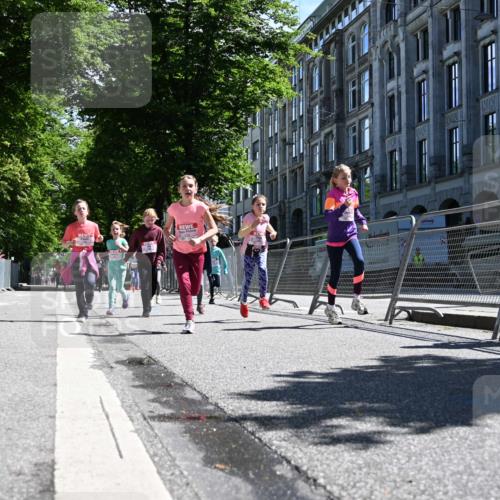 14.06.2026 - REWE Women's Run J. Mangold http://msf.ph/oto/9765851 14.06.2026 11:36:54 Ziel 108, 123, 126, 142, 174, 175, 178, 183, 232, 262, 265, 266, 278, 352, 355 meine-sportfotos.de