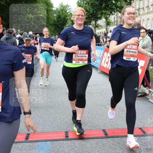 14.06.2026 - REWE Women's Run Strokosch-Dieckow http://msf.ph/oto/9765859 14.06.2026 11:02:02 Ziel 5022, 5052, 5053, 5056, 5059, 5092, 5112, 5141, 5160, 5194, 5213, 5241, 5330, 5360, 5398, 5518, 5520, 5586, 5641, 5659, 5720, 5721, 5776, 5917, 5921, 6045 meine-sportfotos.de