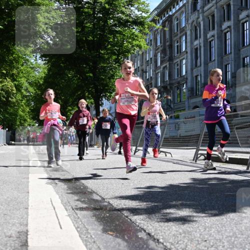 14.06.2026 - REWE Women's Run J. Mangold http://msf.ph/oto/9765860 14.06.2026 11:36:55 Ziel 107, 108, 123, 126, 140, 142, 174, 175, 178, 183, 232, 262, 265, 266, 278, 302, 350, 352 meine-sportfotos.de