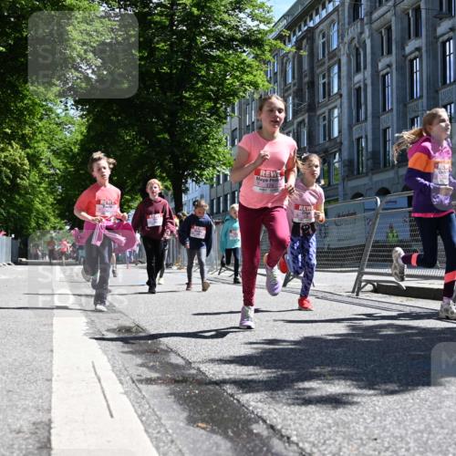 14.06.2026 - REWE Women's Run J. Mangold http://msf.ph/oto/9765865 14.06.2026 11:36:55 Ziel 107, 108, 123, 126, 140, 142, 174, 175, 178, 183, 232, 262, 265, 266, 278, 302, 350, 352 meine-sportfotos.de