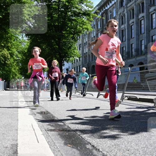 14.06.2026 - REWE Women's Run J. Mangold http://msf.ph/oto/9765867 14.06.2026 11:36:55 Ziel 107, 108, 123, 126, 140, 142, 174, 175, 178, 183, 232, 262, 265, 266, 278, 302, 350, 352 meine-sportfotos.de