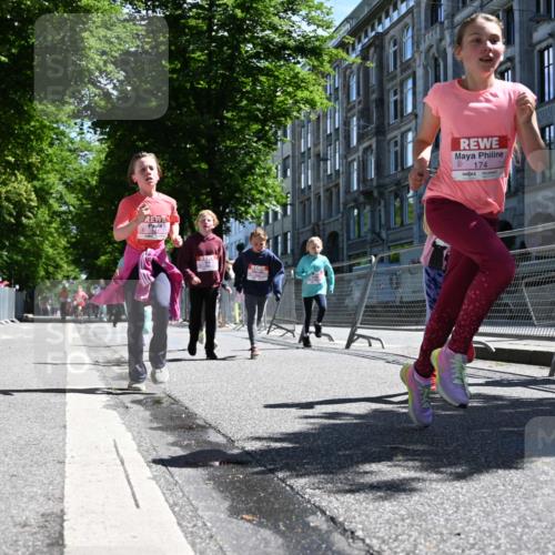 14.06.2026 - REWE Women's Run J. Mangold http://msf.ph/oto/9765872 14.06.2026 11:36:55 Ziel 107, 108, 123, 126, 140, 142, 174, 175, 178, 183, 232, 262, 265, 266, 278, 302, 350, 352 meine-sportfotos.de
