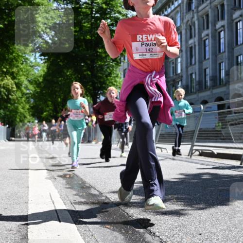 14.06.2026 - REWE Women's Run J. Mangold http://msf.ph/oto/9765886 14.06.2026 11:36:56 Ziel 107, 108, 123, 126, 140, 142, 174, 175, 178, 183, 207, 232, 262, 265, 266, 302, 350, 352 meine-sportfotos.de