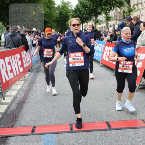14.06.2026 - REWE Women's Run Strokosch-Dieckow http://msf.ph/oto/9765893 14.06.2026 11:02:01 Ziel 5022, 5052, 5053, 5056, 5059, 5092, 5112, 5141, 5160, 5213, 5241, 5330, 5360, 5518, 5520, 5586, 5641, 5659, 5720, 5721, 5776, 5917, 5921, 6015, 6045 meine-sportfotos.de