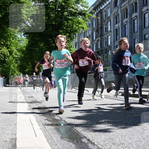 14.06.2026 - REWE Women's Run J. Mangold http://msf.ph/oto/9765895 14.06.2026 11:36:57 Ziel 107, 108, 123, 126, 140, 142, 174, 175, 183, 207, 232, 262, 265, 266, 302, 350, 352 meine-sportfotos.de