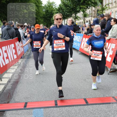 14.06.2026 - REWE Women's Run Strokosch-Dieckow http://msf.ph/oto/9765901 14.06.2026 11:02:01 Ziel 5022, 5052, 5053, 5056, 5059, 5092, 5112, 5141, 5160, 5213, 5241, 5330, 5360, 5518, 5520, 5586, 5641, 5659, 5720, 5721, 5776, 5917, 5921, 6015, 6045 meine-sportfotos.de