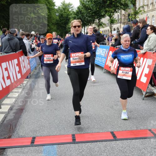 14.06.2026 - REWE Women's Run Strokosch-Dieckow http://msf.ph/oto/9765909 14.06.2026 11:02:01 Ziel 5022, 5052, 5053, 5056, 5059, 5092, 5112, 5141, 5160, 5213, 5241, 5330, 5360, 5518, 5520, 5586, 5641, 5659, 5720, 5721, 5776, 5917, 5921, 6015, 6045 meine-sportfotos.de