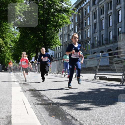 14.06.2026 - REWE Women's Run J. Mangold http://msf.ph/oto/9765922 14.06.2026 11:37:00 Ziel 102, 107, 123, 126, 135, 140, 142, 175, 207, 245, 258, 262, 265, 266, 275, 302, 324, 341, 350 meine-sportfotos.de