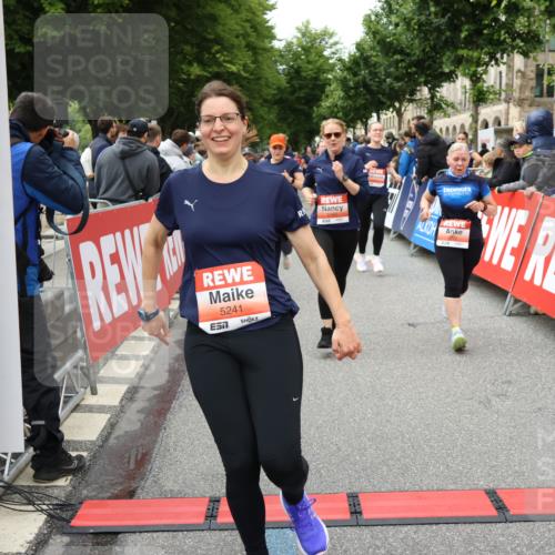 14.06.2026 - REWE Women's Run Strokosch-Dieckow http://msf.ph/oto/9765938 14.06.2026 11:02:00 Ziel 5022, 5052, 5053, 5056, 5059, 5092, 5112, 5141, 5160, 5213, 5241, 5330, 5360, 5520, 5586, 5641, 5659, 5720, 5721, 5776, 5917, 5921, 6015, 6045 meine-sportfotos.de