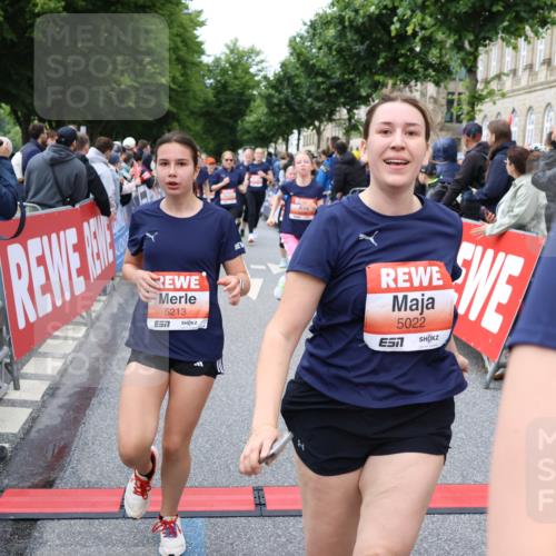 14.06.2026 - REWE Women's Run Strokosch-Dieckow http://msf.ph/oto/9765952 14.06.2026 11:01:58 Ziel 5022, 5052, 5053, 5056, 5059, 5092, 5112, 5160, 5213, 5241, 5330, 5360, 5445, 5520, 5586, 5659, 5720, 5721, 5776, 5921, 6015, 6045 meine-sportfotos.de